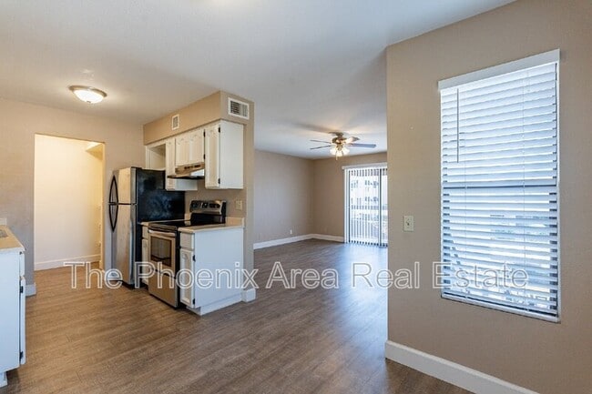Building Photo - 16657 E Gunsight Dr