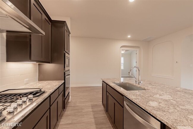 Building Photo - 3804 Sandhill Crane Dr