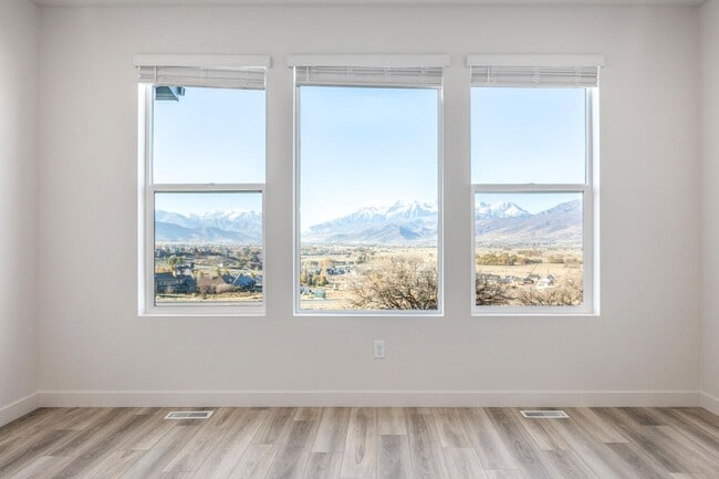 Building Photo - Recently Built Heber City Rental – Bright,...