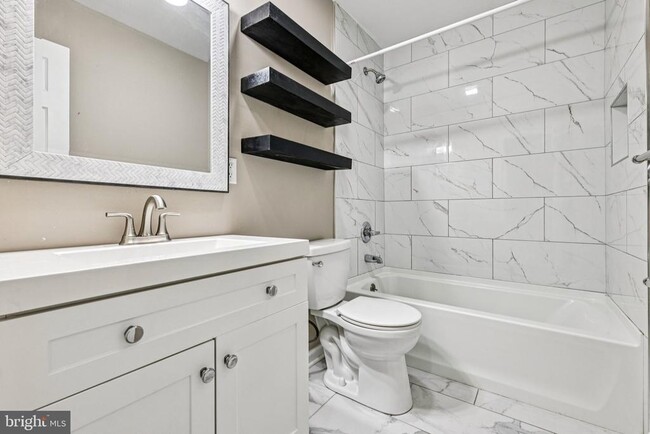 Building Photo - 2905 Wren Ct