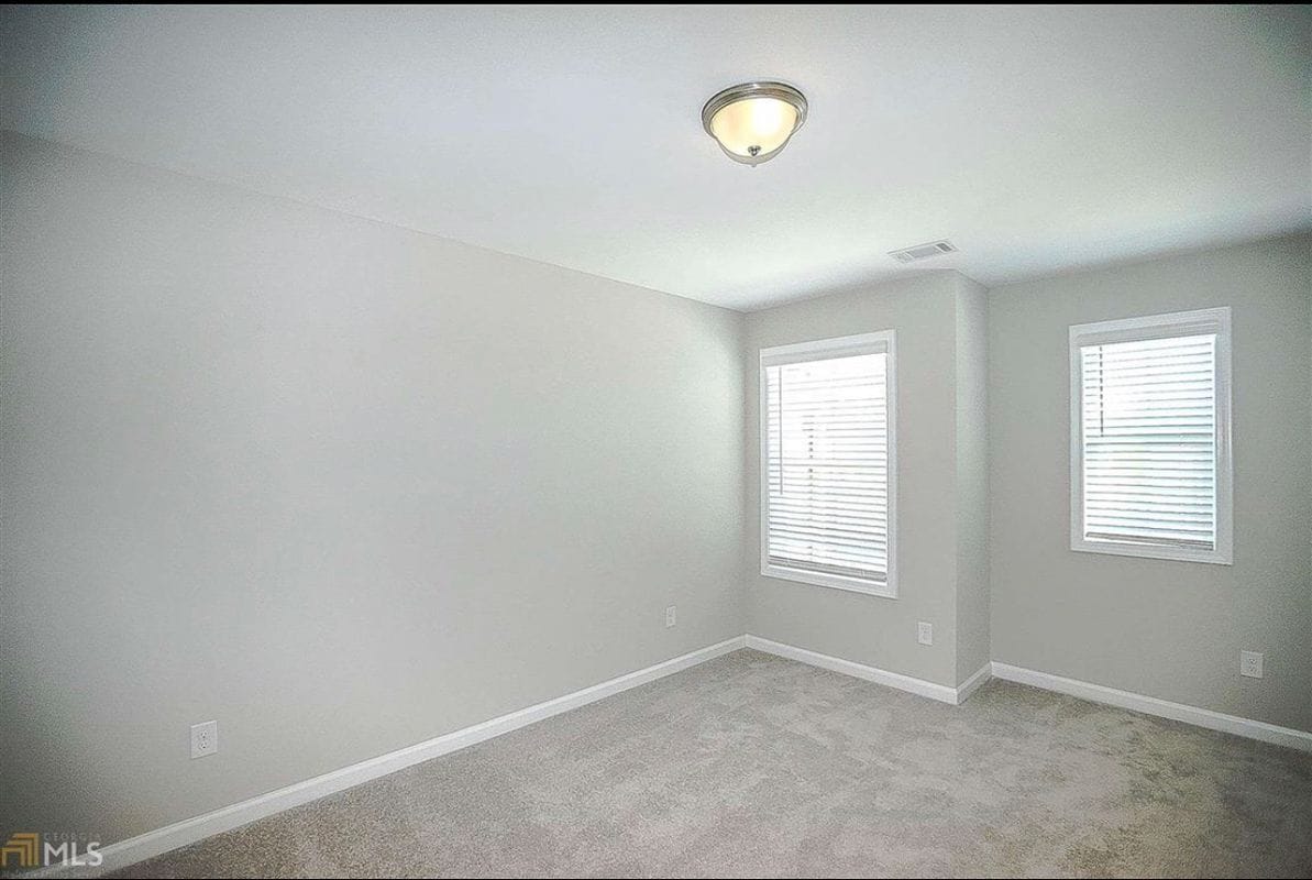 Building Photo - 679 Lansing Grove Way