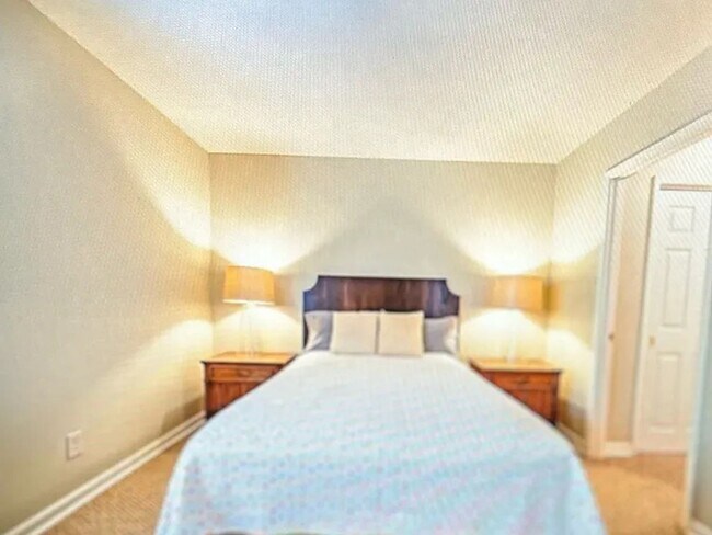 Building Photo - 4 bdrm, 4 bath Townhome in Druid Hills.