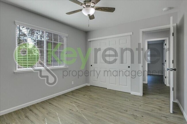 Building Photo - 8256 Manhart Dr