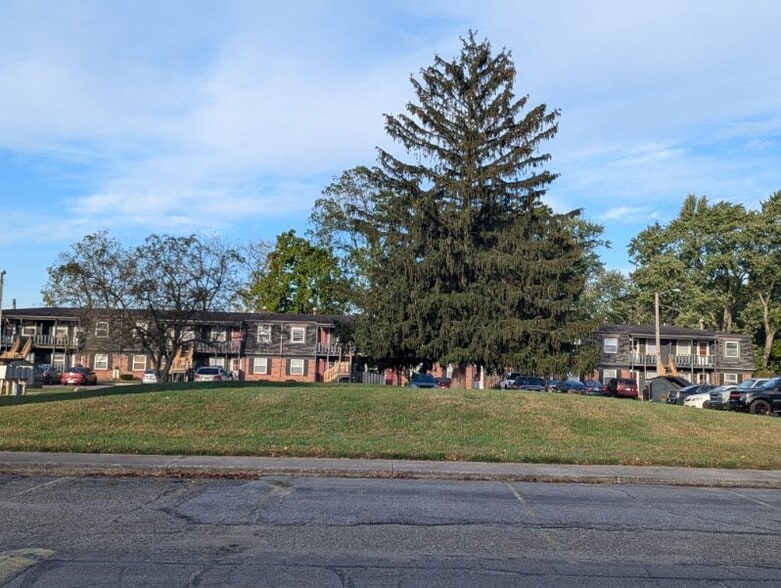 Building Photo - Forest Glen Apartments