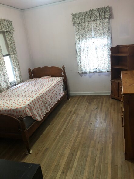 2nd Bedroom/ Furnished - 3536 N 47th Ave