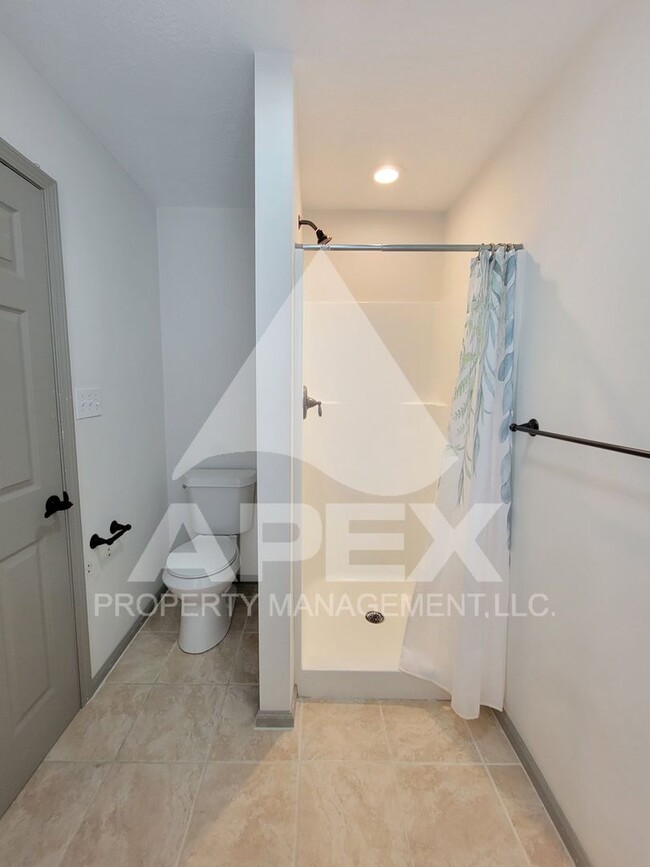 Building Photo - Beautiful 3 Bd/2.5 Ba Single Family home w/Bonus Rm in West Knoxville!