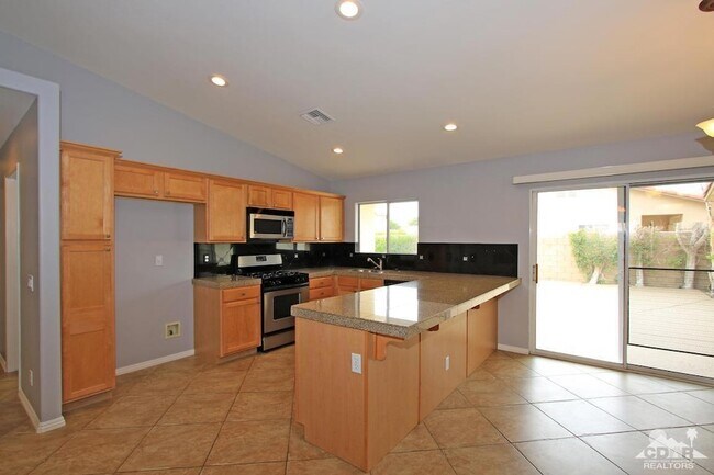 Building Photo - 43595 Reclinata Way