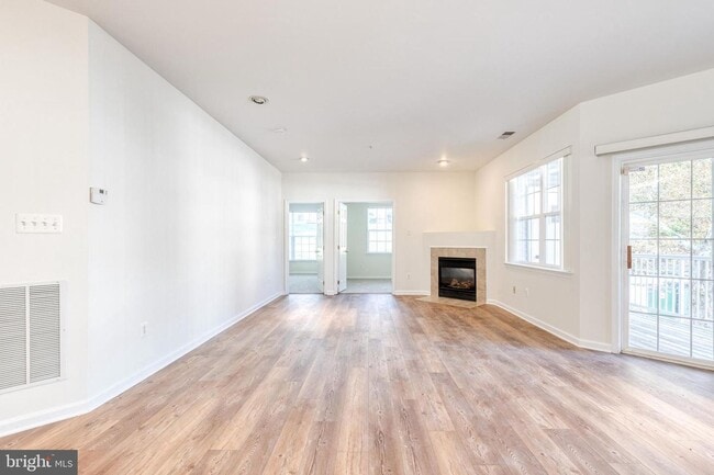 Building Photo - Spacious 2-bedroom 2 Bath condo in New Town