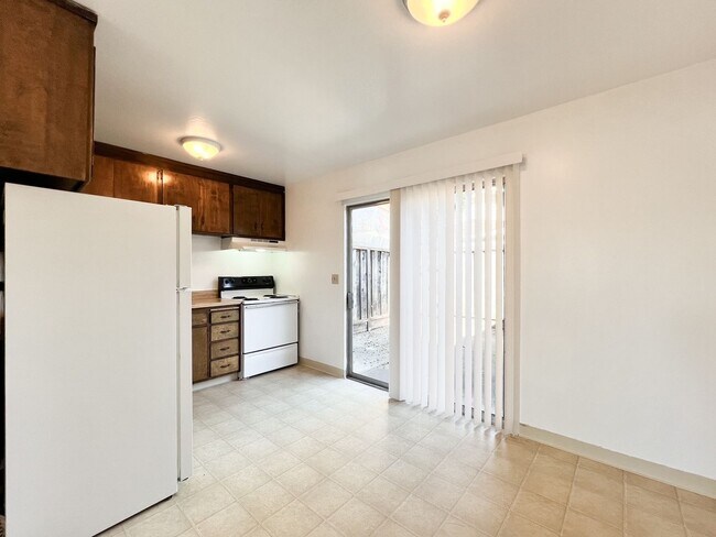 Building Photo - Parrish Road, 2186-2192