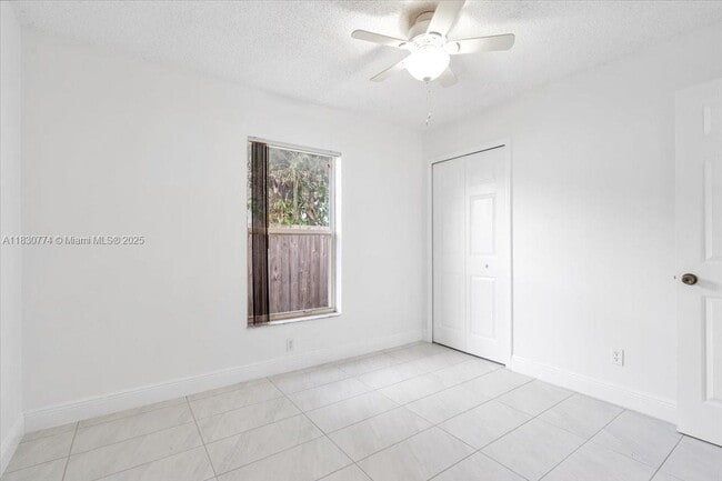 Building Photo - 3749 SW Kasin St