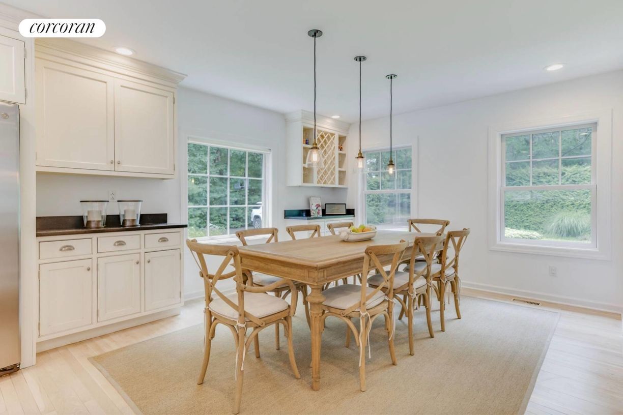 Building Photo - 18 Country Ln