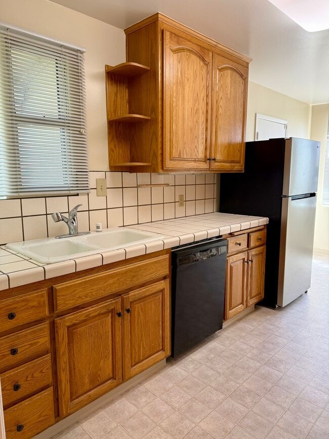 Building Photo - 3139 Baker Dr