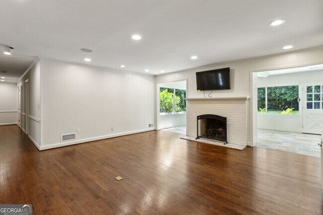 Building Photo - 4708 Tall Pines Dr NW