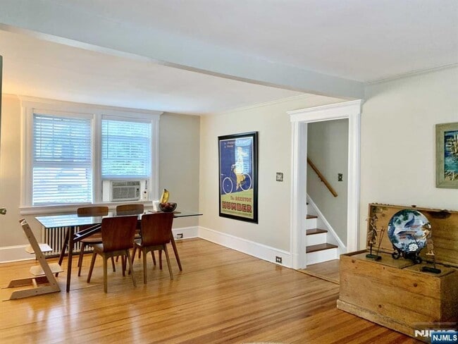 Building Photo - 211 Kenilworth Rd