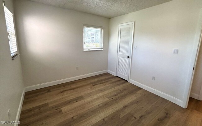 Building Photo - 180 Turtle Lake Ct