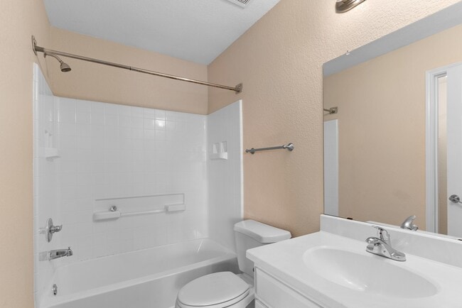 Building Photo - 6238 Cottage Pines Dr