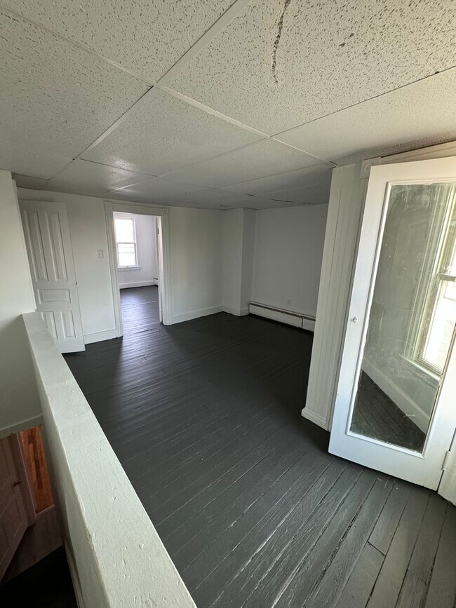 Building Photo - 623 Walnut St