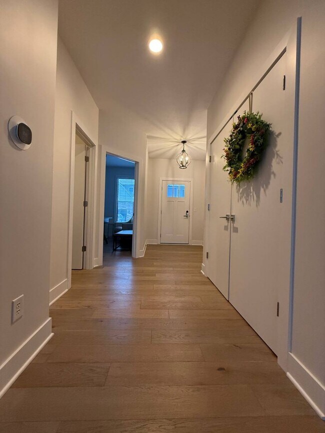 Building Photo - Beautiful 4BR/3.5BA Home in Granger – Spacious & Updated!