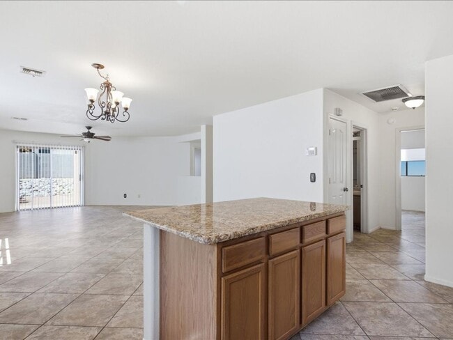 Building Photo - 9909 E Rocky Wash Dr