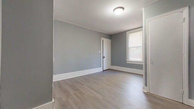 Building Photo - 3 bedroom, 1 1/2 bath in Mansfield!