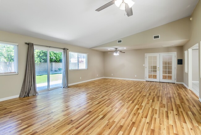 Building Photo - Charming 3-Bedroom Home on a Quiet Street ...