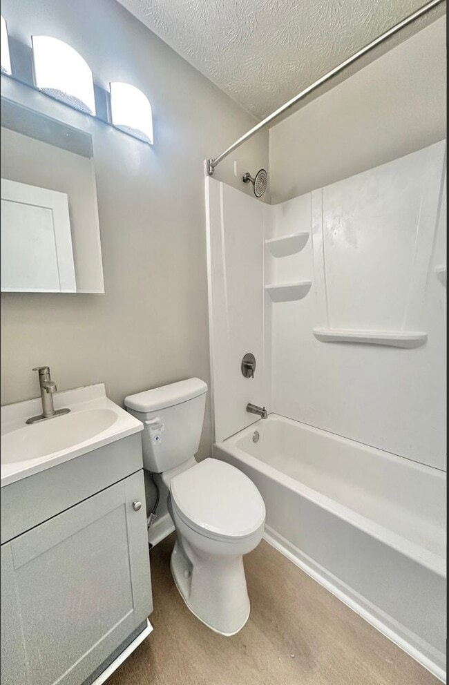 Building Photo - Townhouse for Rent