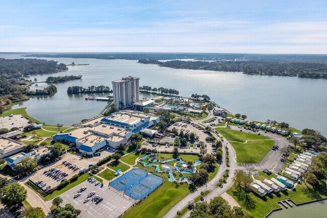 Building Photo - 3539 Balboa Cir