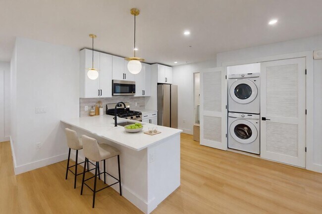 Building Photo - 337 Johnston Ave