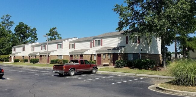 Building Photo - Northbridge Courts