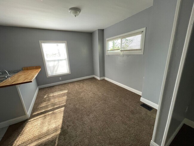 Building Photo - DAYTON, OH - FIVE OAKS - 3 BEDROOM/1 BATH - $1100  JUST REMODELED, LEAD FREE CERTIFIED