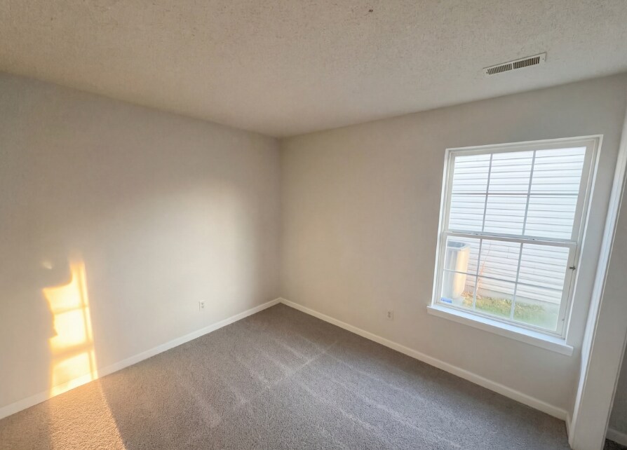 Building Photo - 6654 Hazelhatch Dr