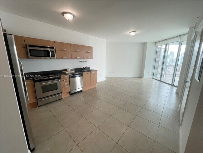 Building Photo - 350 S Miami Ave
