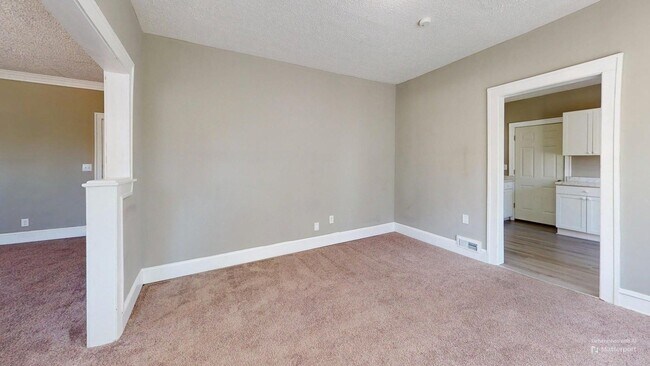 Building Photo - 3633 E 143rd St