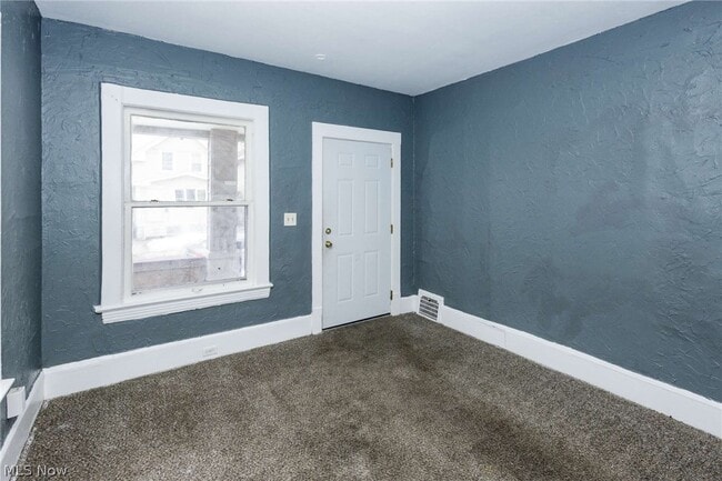 Building Photo - 2142 W 105th St