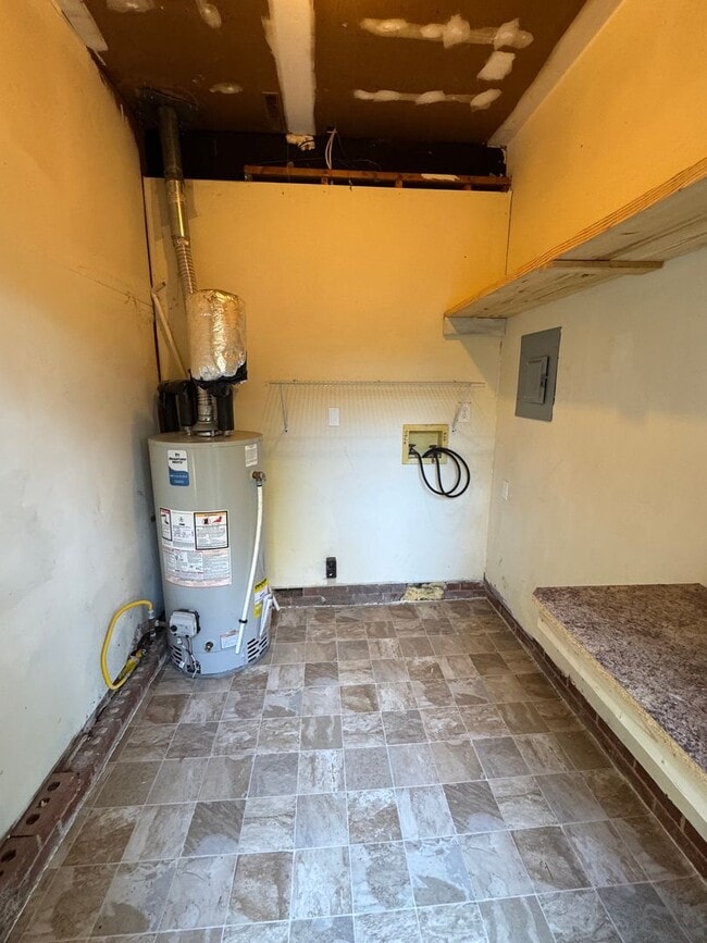 Building Photo - Beautiful 3 Bedroom in Windsor Park Neighb...