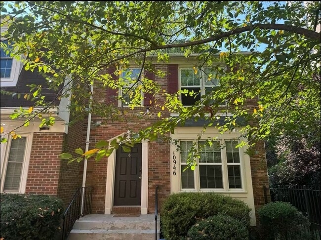 Building Photo - 10946 Rampart Way
