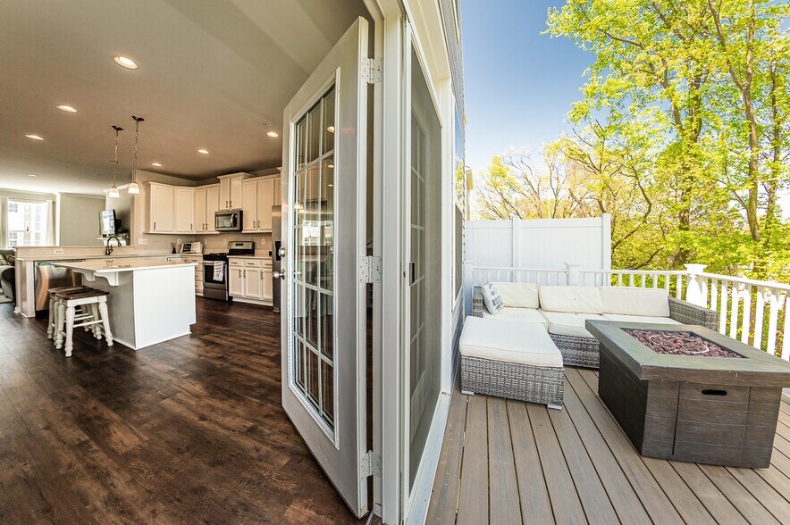 Building Photo - 309 Spring Bank Way