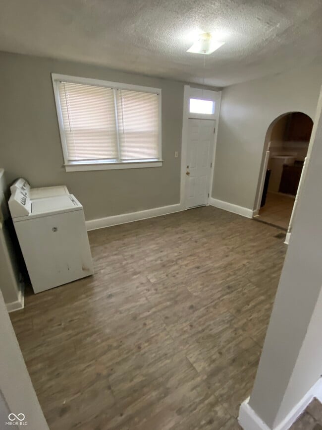 Building Photo - 2838 Boulevard Pl