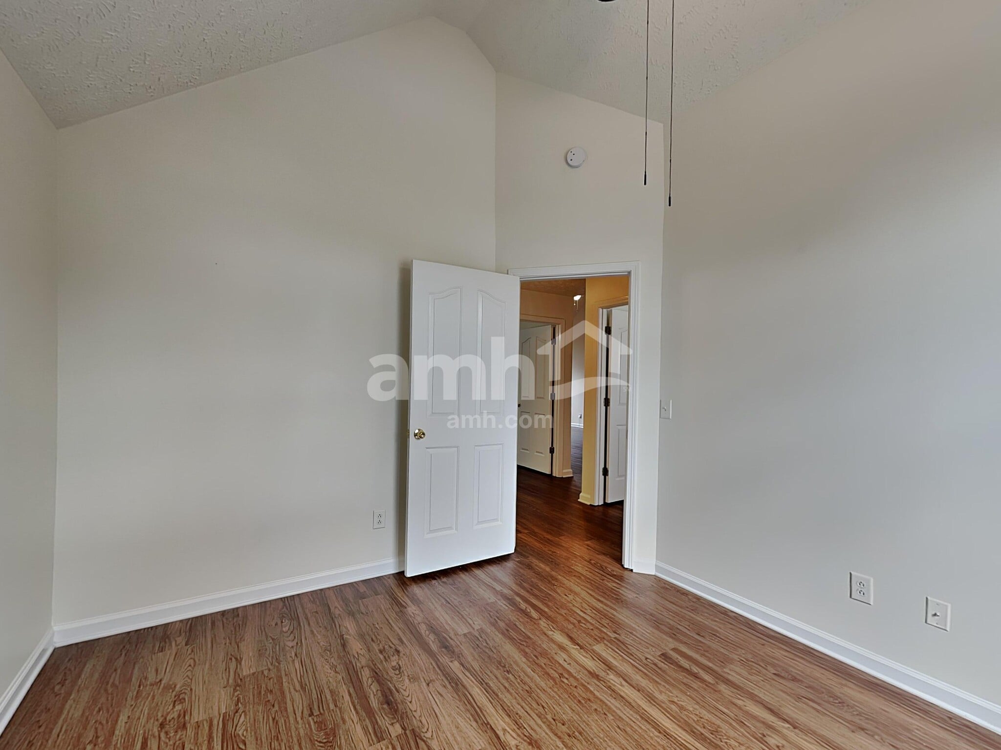 Building Photo - 643 Glenties Dr