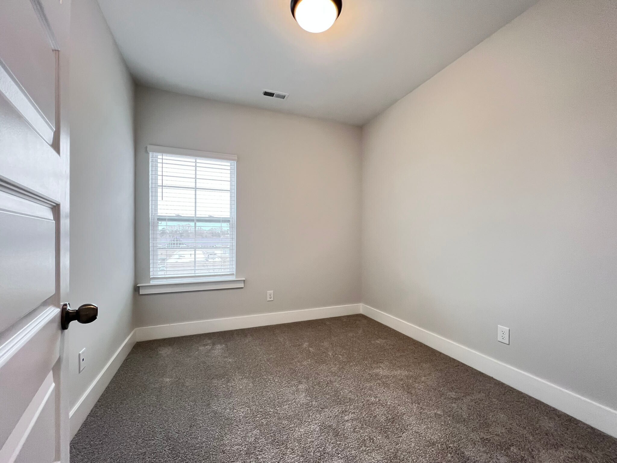 Building Photo - 8520 Silsbee Dr