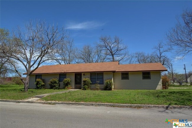 Building Photo - 650 Bluebonnet Ave