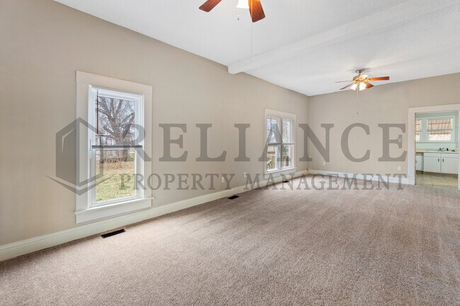 Building Photo - 215 S Kansas St