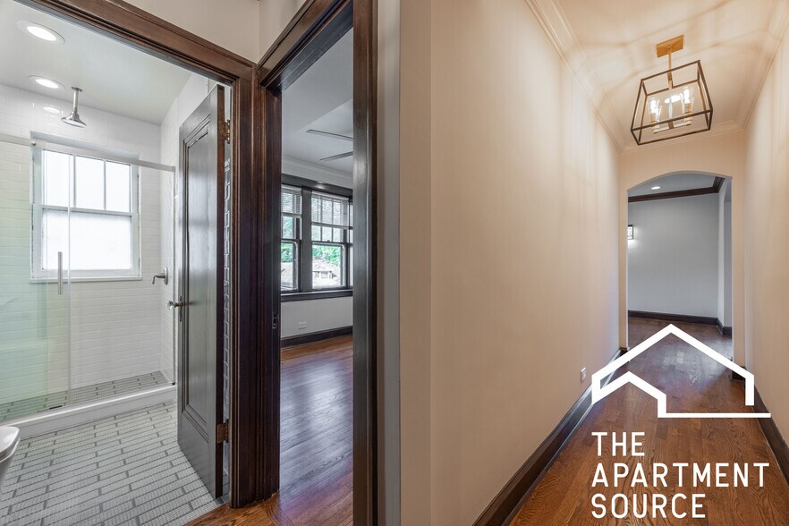 Building Photo - 6409 N Talman Ave