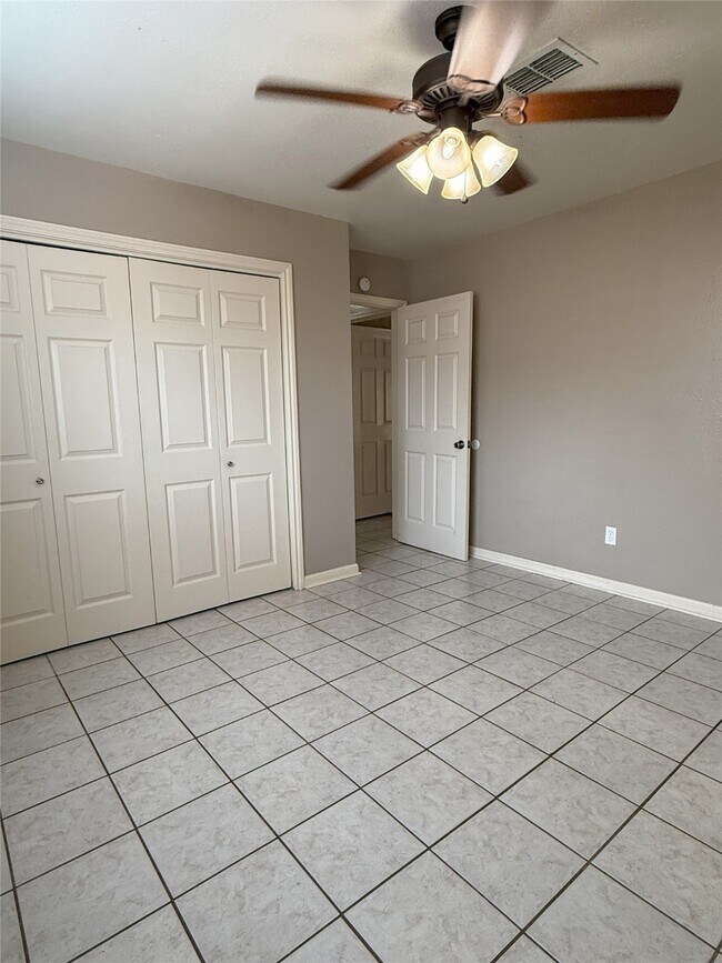 Building Photo - 21430 Park Green Dr