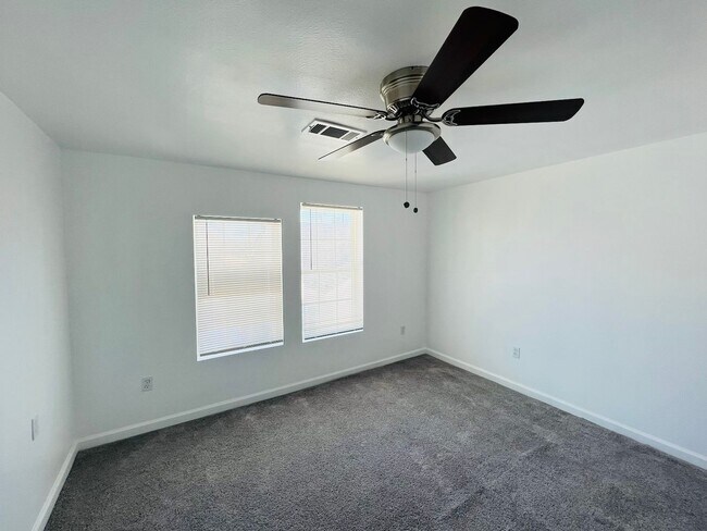 Building Photo - 1217 N 44th St