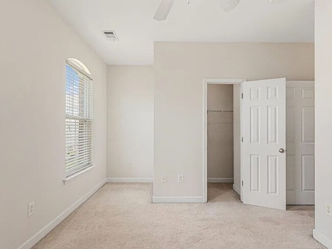 Building Photo - Reduced! Market Common townhouse with garage!!