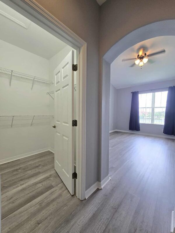 Building Photo - 3840 Serenade Ln