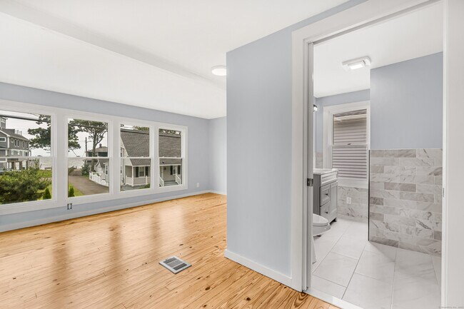 Building Photo - 155 Broadway