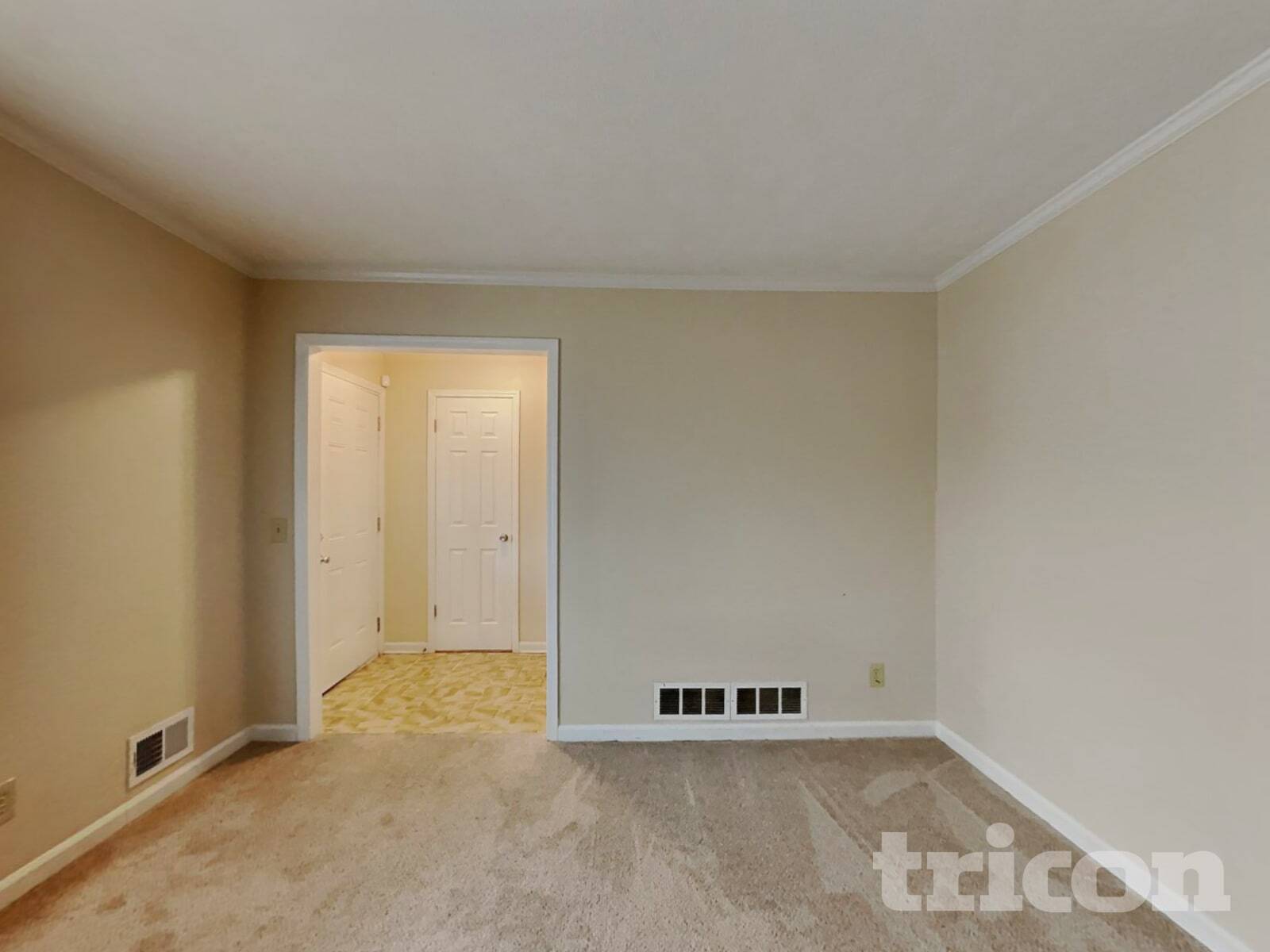 Building Photo - 832 S Deshon Rd