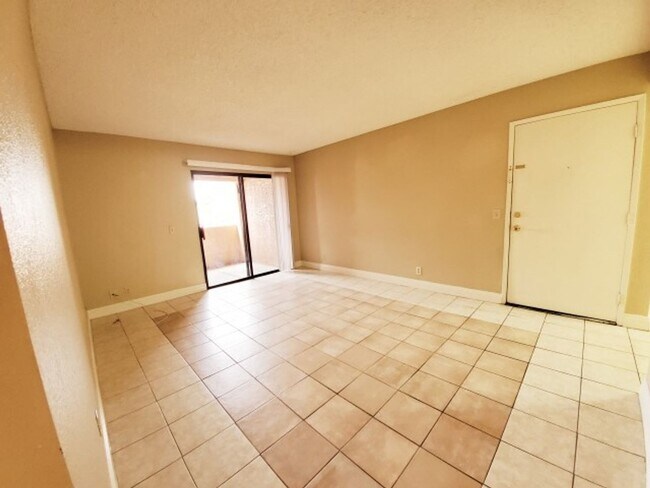 Building Photo - BEAUTIFUL 1 BEDROOM IN DESERT SHORES!